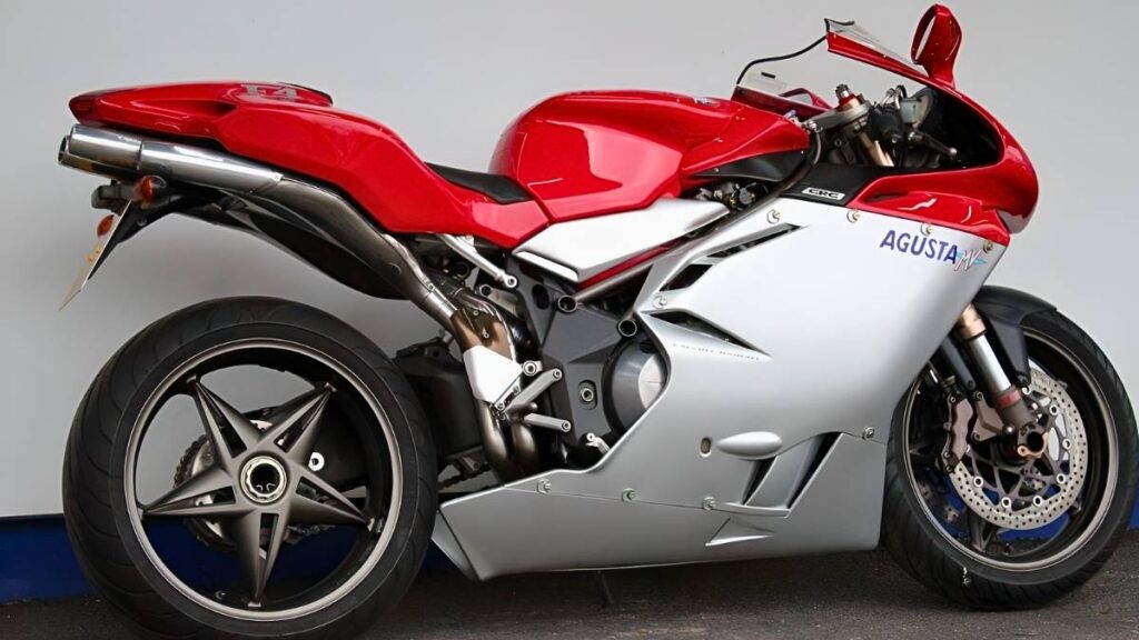 MV Agusta F4 2026 superbike italiana con diseño icónico y potencia sin límites